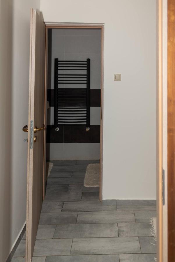 Mineral Apartman Diamond Nyiregyhaza Exterior photo
