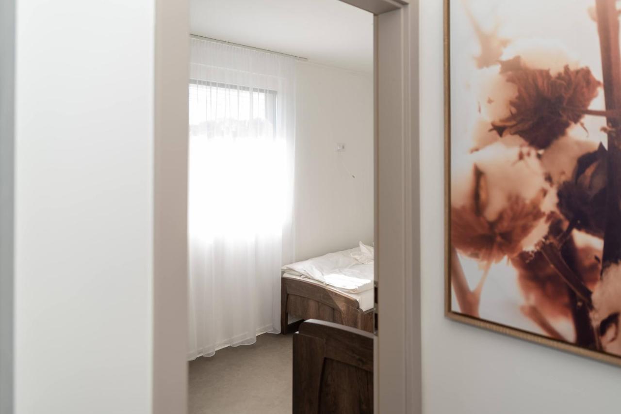 Mineral Apartman Diamond Nyiregyhaza Exterior photo